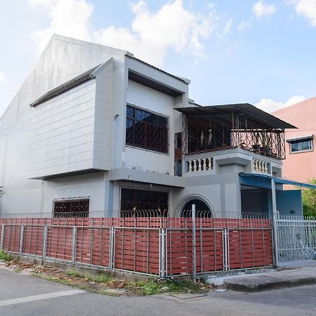 Bluebell House Hatyai - Cosy 3 Bedrooms For 10 Pax - 9 Mins Drive To Lee Grd Ban Kho Hong Buitenkant foto